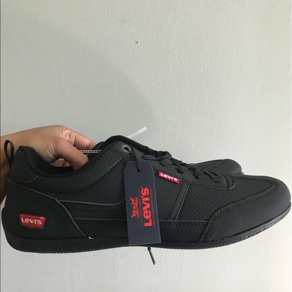 levis black shoes